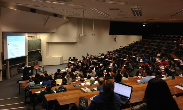 Social Science lecture theatre class – Courtesy of Wikimedia commons/ Discott