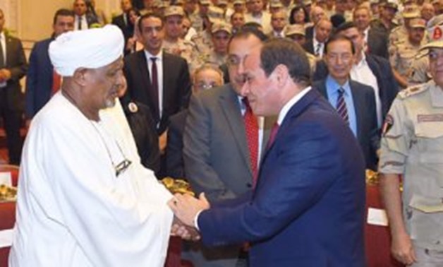 Sisi rewards Edris by a medal for creating October War Code