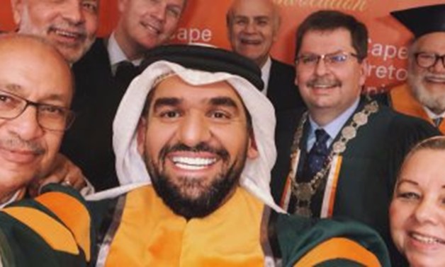 Selfie jassmi with Fakharany, Halawany and the University Officials- File Photo