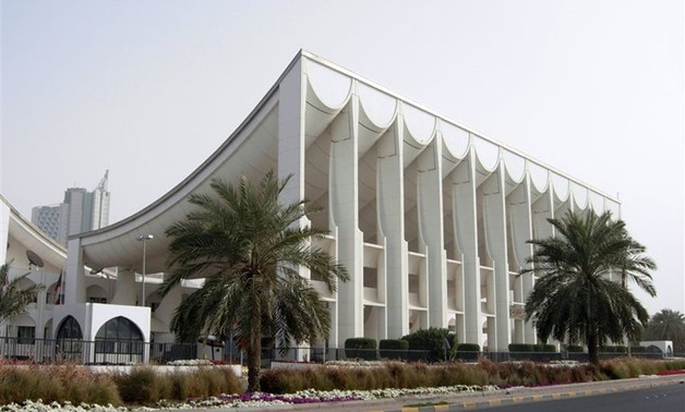 The National Assembly of Kuwait building - wikimedia commons_xiquinhosilva