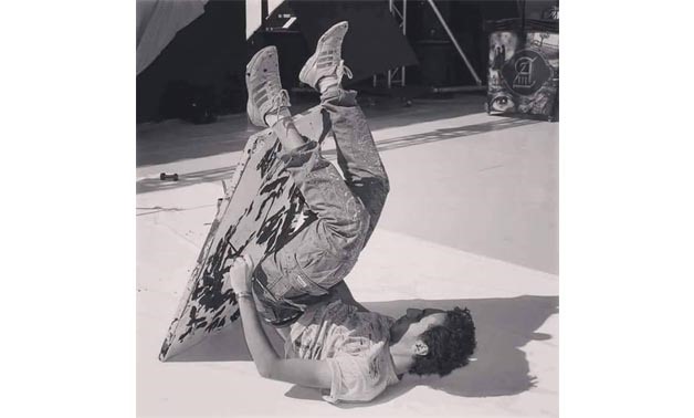 Ahmed Mohammed draws upside down paintings – Official Facebook Page