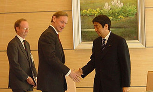 Shinzō Abe (R), as Chief Cabinet Secretary, meets with U.S. Deputy Secretary of State Robert Zoellick - Wikipedia