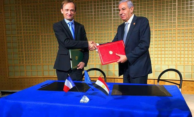 Trade Minister Tareq Qabil and Deputy French Minister of Treasury Thomas Corp after signing a cooperation deal on Youth employment on Oct.25, 2017 - Photo by Mohamed el-Galy/Egypt Today 