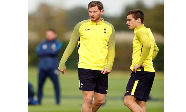 Tottenham's Jan Vertonghen and Harry Winks during training Action Images via Reuters/John Sibley
