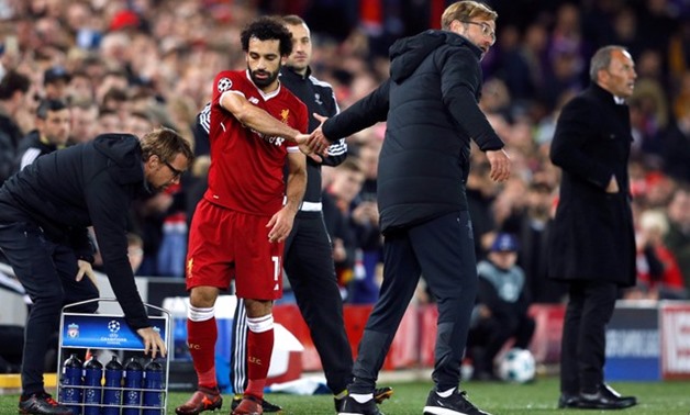 Soccer Football - Champions League - Liverpool vs NK Maribor - Anfield, Liverpool, Britain - November 1, 2017 Liverpool manager Juergen Klopp shakes hands with Mohamed Salah after he is substituted off -
 REUTERS/Phil Noble
