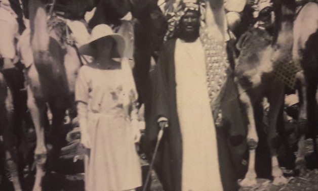Queen Elizabeth escorted by Nag Hammadi Bedouins in 1923 (Photo by Egypt Today)