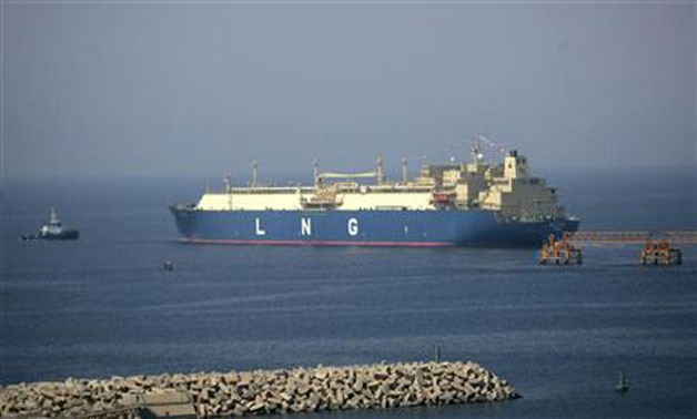 The tanker Hyundai Ecopia leaves the exporting terminal in Balhaf carrying Yemen's first liquefied natural gas (LNG) shipment November 7, 2009. REUTERS/Khaled Abdullah/File photo