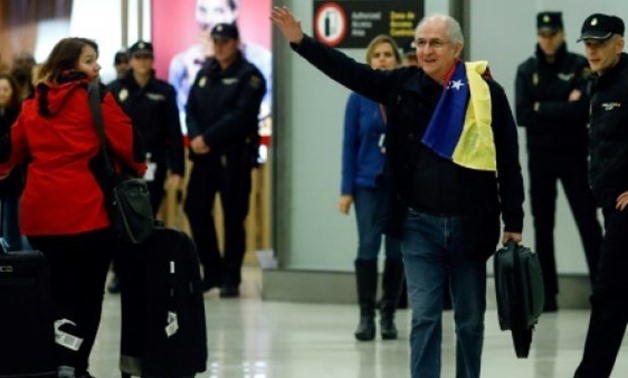 Antonio Ledezma arrived in Madrid early Saturday after fleeing house arrest in Caracas - AFP 