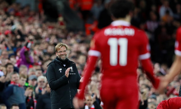 Soccer Football - Premier League - Liverpool vs Southampton - Anfield, Liverpool, Britain - November 18, 2017 Liverpool manager Juergen Klopp applauds Mohamed Salah as he leaves the pitch after being substituted Action Images - Reuters/Jason Cairnduff ED