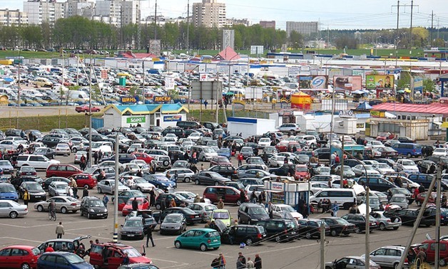 Car market- Andrej Kuźniečyk via Wikimedia Commons