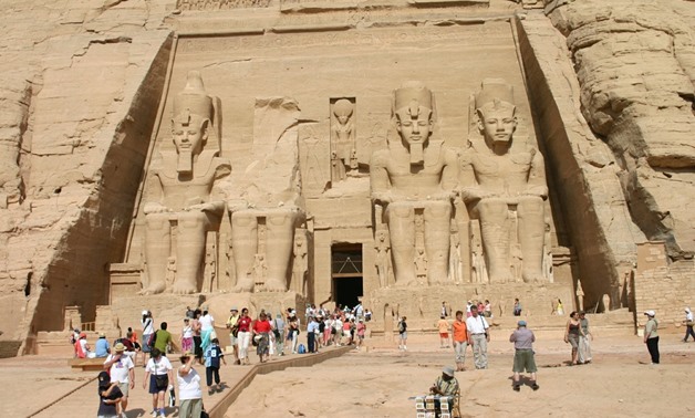 Tourists at the temple of Abu Simbel - Wikimedia Commons