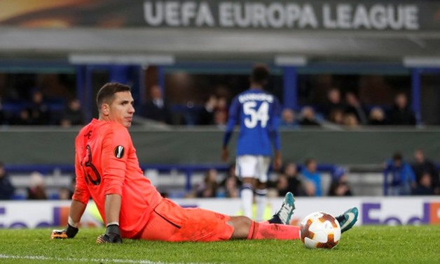 Europa League - Everton vs Atalanta - Goodison Park, Liverpool, Britain - November 23, 2017 Everton’s Joel Robles looks dejected after conceding their third goal Action Images - Reuters