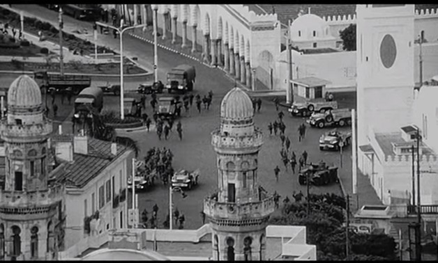Screencap from the trailer for The Battle of Algiers showing an overrun Algeria, November 25, 2017 - precija on Youtube