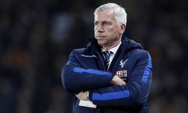 Football Soccer Britain - Hull City v Crystal Palace - Premier League - The Kingston Communications Stadium - 10/12/16 Crystal Palace manager Alan Pardew looks dejected Action Images - Reuters / Lee Smith Livepic