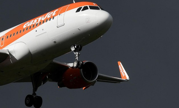 An EasyJet passenger aircraft makes its final approach for landing at Gatwick Airport in southern England, Britain, October 9, 2016 - REUTERS/Toby Melville/File Photo