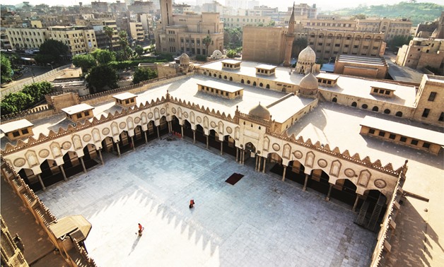 File - Mosque of Al Azhar in Cairo