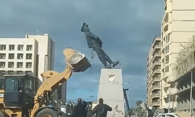print screen from moving Abdel Moneim Riyad statue in Port Said
