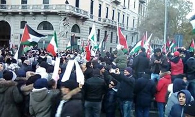 File - Hundreds of Egyptians and Arab communities in Milano
