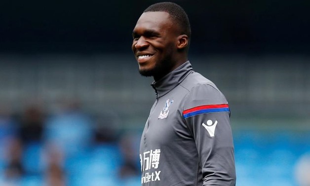 Soccer Football - Premier League - Manchester City vs Crystal Palace - Etihad Stadium, Manchester, Britain - September 23, 2017 Crystal Palace's Christian Benteke warms up before the match REUTERS/Phil Noble