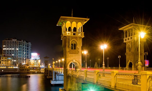 Stanley Bridge at night in Alexandria – Egypt, May 5, 2013 – Wikimedia/ jaguargji 