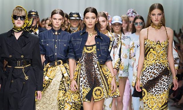 Versace Spring Summer 2018 Women's Fashion Show – Official Versace Facebook Page