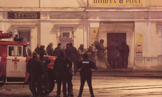 Hostages freed after police storm Ukraine post office - REUTERS