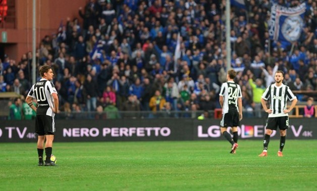 Serie A - Sampdoria vs Juventus - Stadio Comunale Luigi Ferraris, Genoa, Italy - November 19, 2017 Juventus’ Paulo Dybala and team mates are dejected after Sampdoria’s second goal - REUTERS