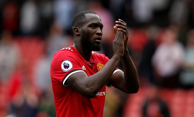 Football Soccer - Premier League - Manchester United vs West Ham United - Manchester, Britain - August 13, 2017 Manchester United's Romelu Lukaku applauds fans after the match REUTERS/Andrew Yates
