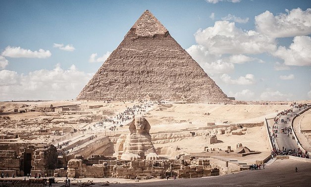Pyramid of Khafre and Sphinx, Giza, Greater Cairo, Egypt – Wikimedia/M1chu