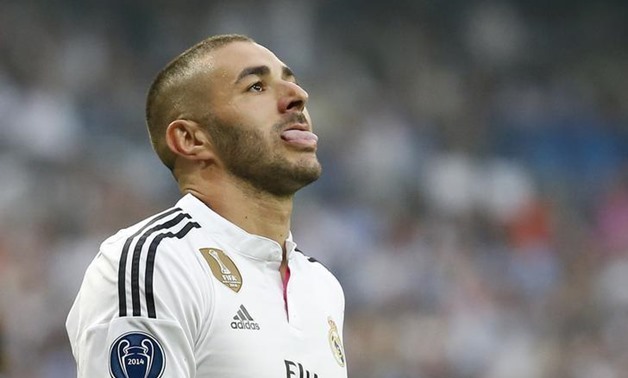 Real Madrid's Karim Benzema looks dejected - Reuters / Juan Medina 