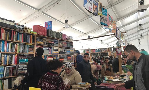 Readers at the “Soor al-Azabkeya” - Mira Maged