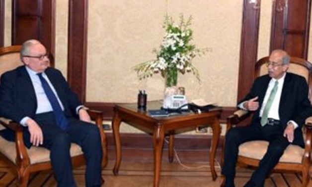 Italian Ambassador to Egypt Giampaolo Cantini with Prime Minister Sherif Ismail in Cairo February 11 – Press Photo