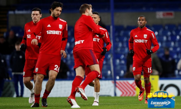 Soccer Football - Premier League - Chelsea vs West Bromwich Albion - Stamford Bridge, London, Britain - February 12, 2018 West Bromwich Albion's Daniel Sturridge, Gareth Barry and team mates warm up before the match REUTERS/Eddie Keogh