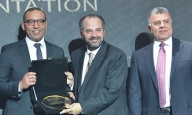 Presentation Group CEO Mohamed Kamel receives BT100 Crystal Award Monday night, February 29/Egypt Today