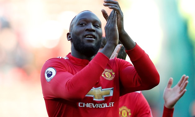 Soccer Football - Premier League - Manchester United vs Chelsea - Old Trafford, Manchester, Britain - February 25, 2018 Manchester United's Romelu Lukaku applauds the fans after the match REUTERS/Andrew Yates 