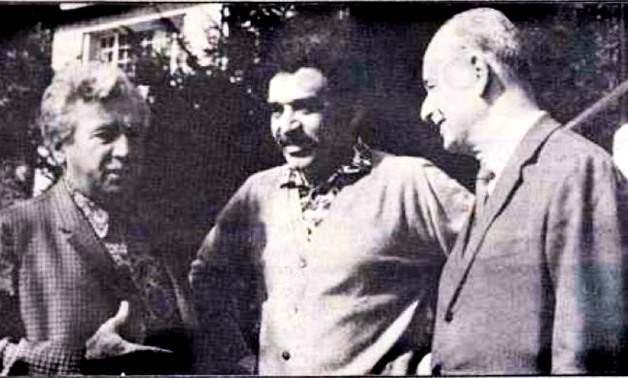 Adonias Filho (on the right) with fellow writers Gabriel Garcia Marquez (center), and Jorge Amado (left). - Wikimedia/Photo taken by Adonias Filho's wife