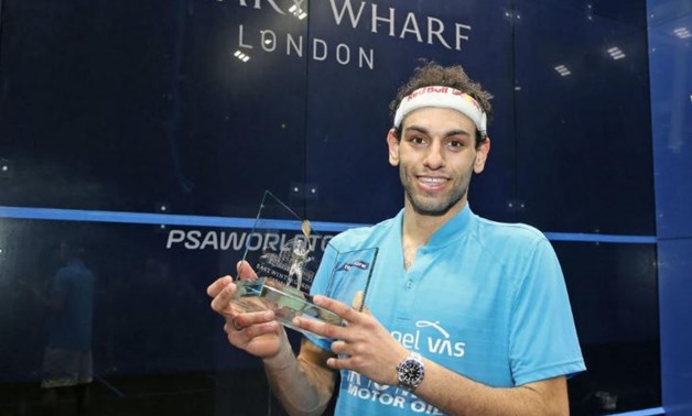 Mohamed El-Shorbagy with his trophy – Courtesy of SquashPics.com