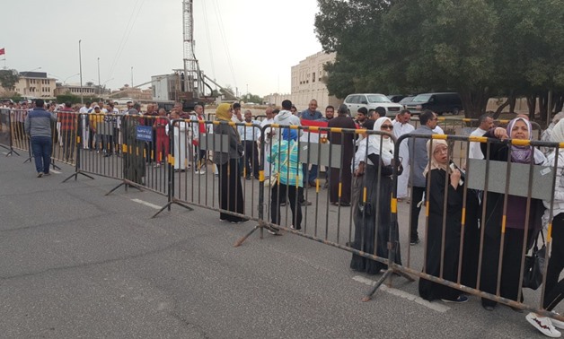 Egyptian expats in Kuwait waiting outside the embassy to cast their votes on March 16, 2018 - Press photo