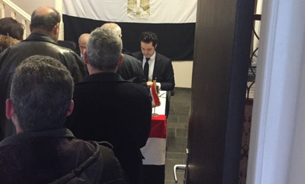 Voters head to Egyptian embassy in The Hague to cast their vote in Presidential election - Egypt Today