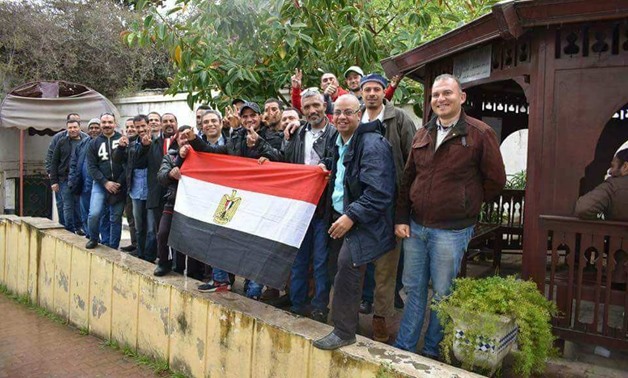 Egyptian expatriates queuing in front of Egyptian embassy in Algeria to cast their votes in 2018 presidential election on March 17, 2018 - Press photo