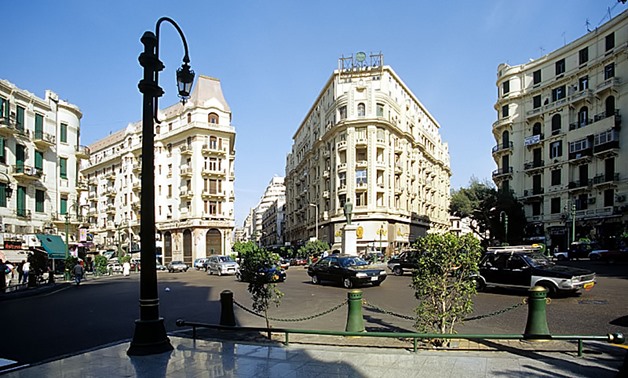 Tala'at Harb Square, view to the east, Cairo, Egypt – CC Wikipedia 