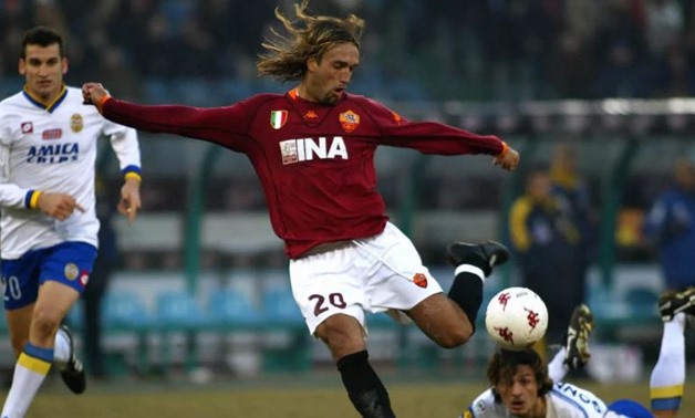 Batistuta with Roma’s jersey – AS Roma official website