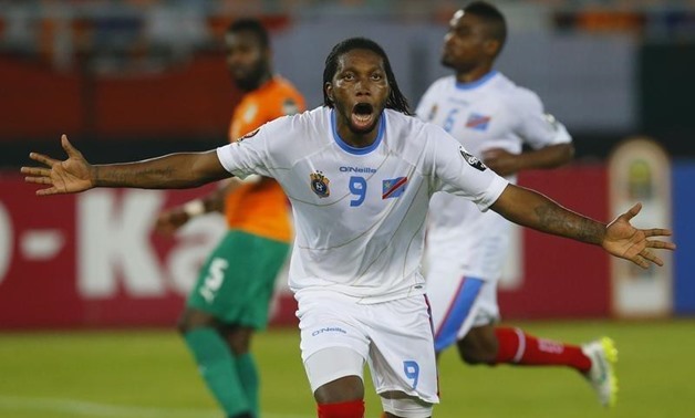 Democratic Republic of Congo's Dieumerci Mbokani celebrates scoring against Ivory Coast during their semi-final soccer match of the 2015 African Cup of Nations in Bata February 4, 2015. REUTERS/Mike Hutchings