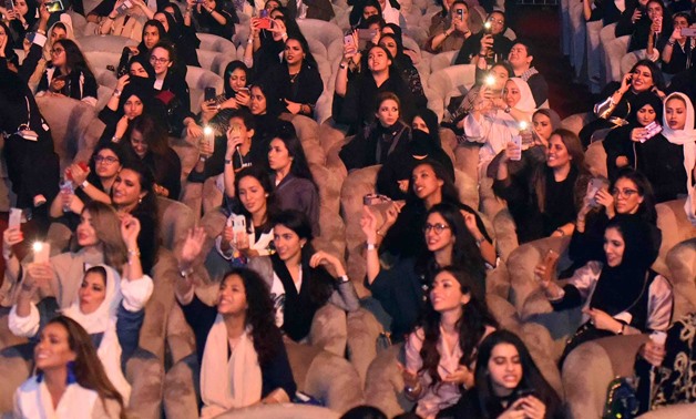 Saudi audiences at Tamer Hosny's first concert – Egypt Today