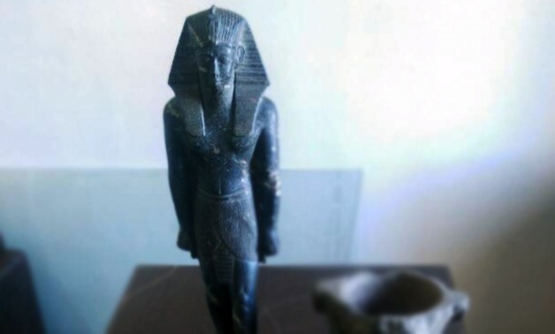 Attempt to sell an ancient Egyptian statue aborted