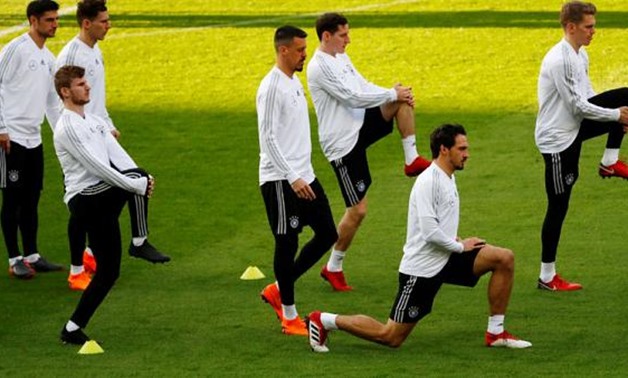 Soccer Football - Germany Training - Olympiastadion, Berlin, Germany - March 26, 2018 Germany's Mats Hummels and team mates during training REUTERS/Fabrizio Bensch