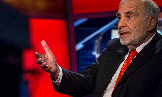 FILE PHOTO: Billionaire activist investor Carl Icahn gives an interview on FOX Business Network's Neil Cavuto show in New York February 11, 2014. REUTERS/Brendan McDermid/File Photo

