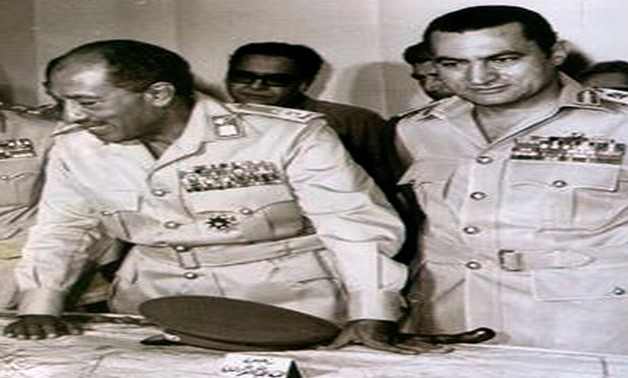 Then Vice President Mubarak and late President Al-Sadat inside October 6 war's operations room_WIKIMEDIA_COMMONS