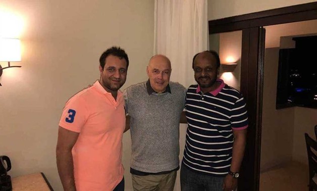 Christian Gross with Ismail Youssef and Ahmed Mortada Mansour – Courtesy of Zamalek’s official website