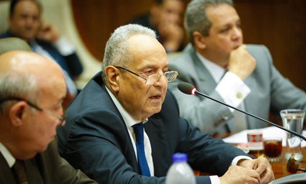 Bahaa el-Din Abu Shoka is discussing with parliamentarians a suggestion to form a parliamentary coalition which would be a sole rival to the “Egypt Support”